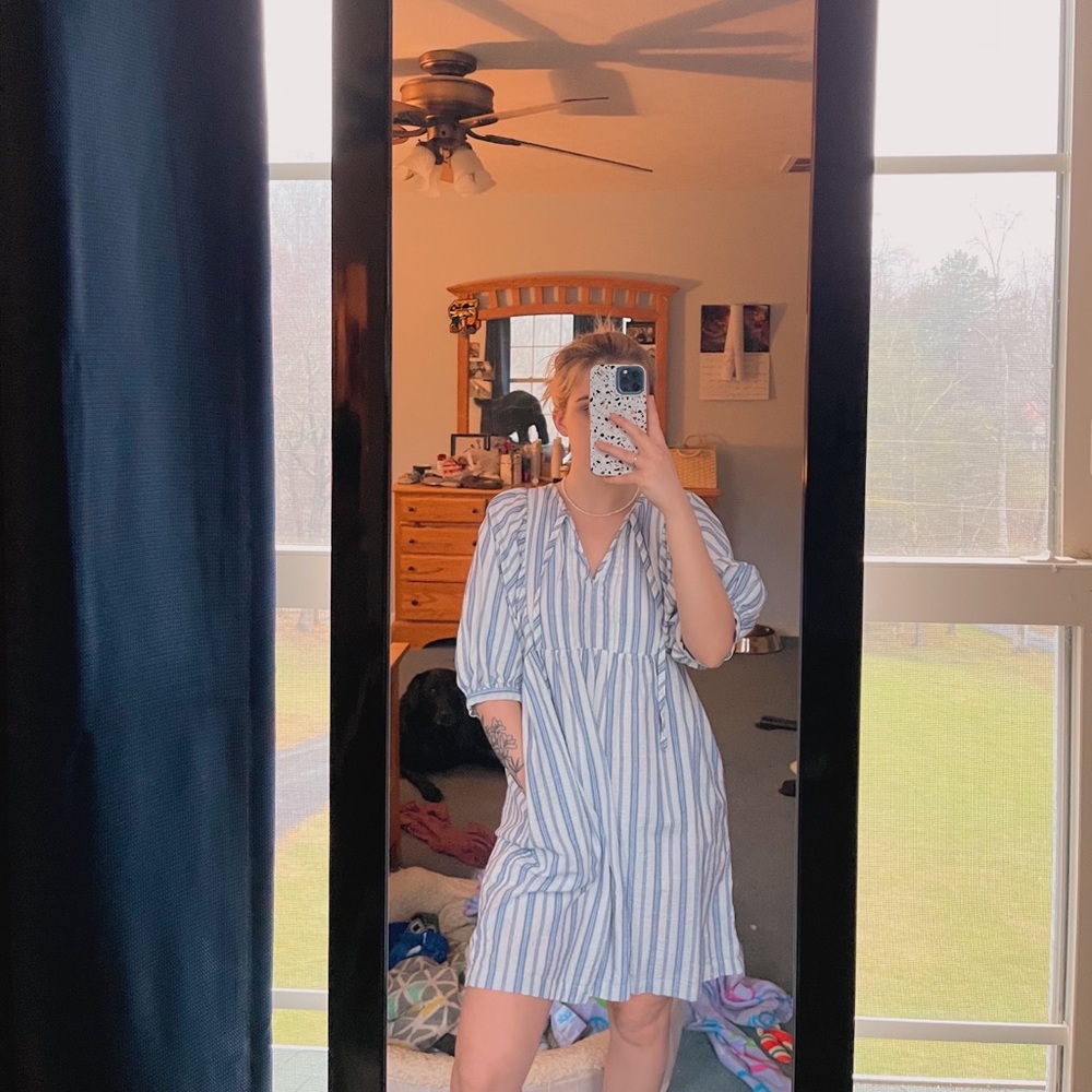 Puffy sleeve dress